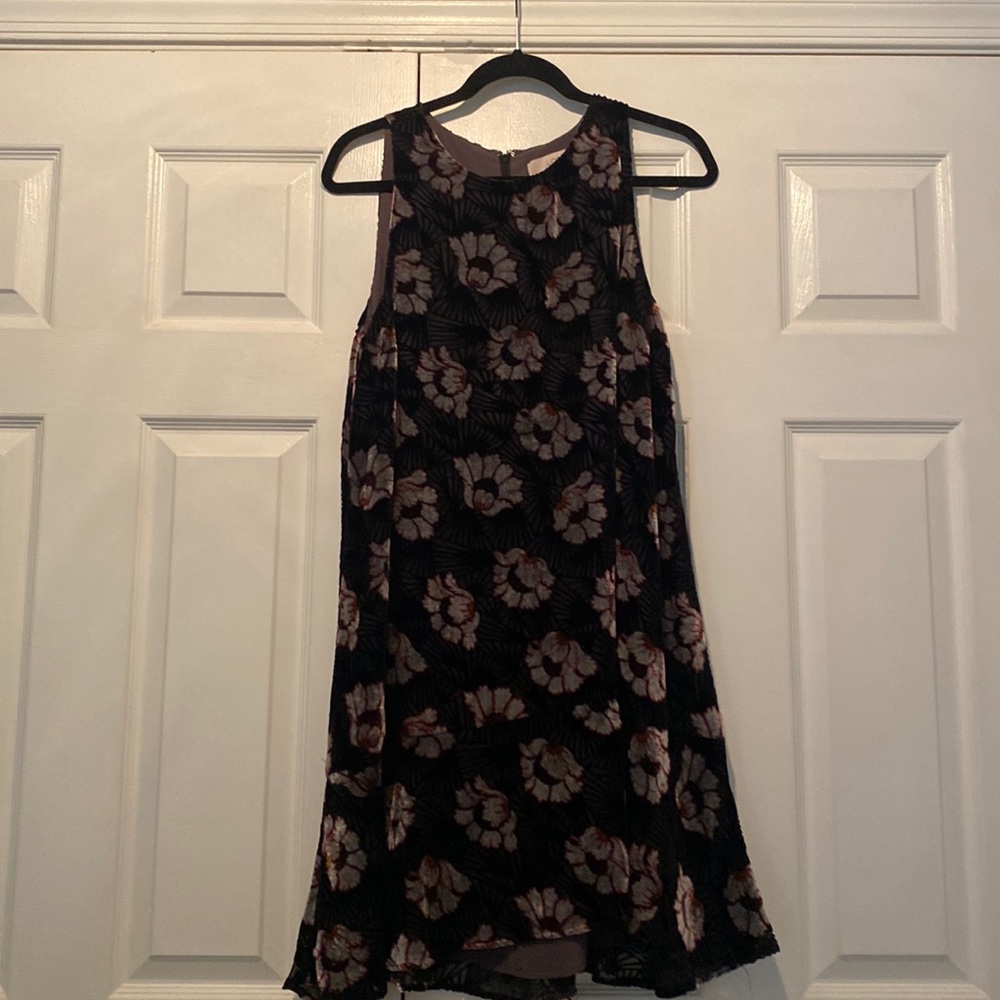 Velvet dress - flown and stylish!